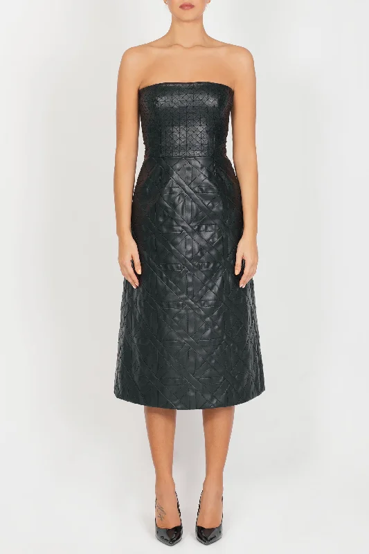 Dress with a slightly flared silhouette Ruched unclassified dresses